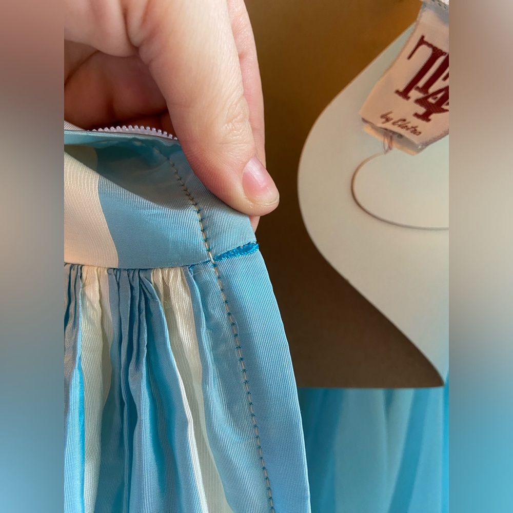 Vintage Prom Dress - Picture 4 of 11